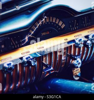 Tableau de bord automobile Vintage Banque D'Images