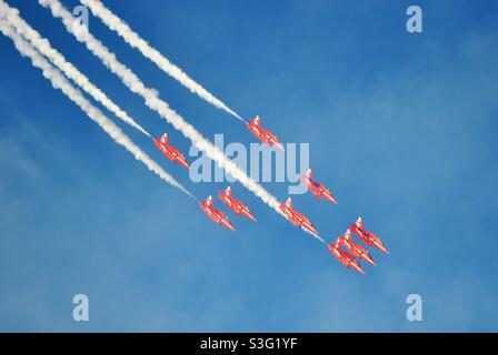 Sommet du G7 Cornwall : les flèches rouges surent la baie de Carbis/St Ives. Banque D'Images