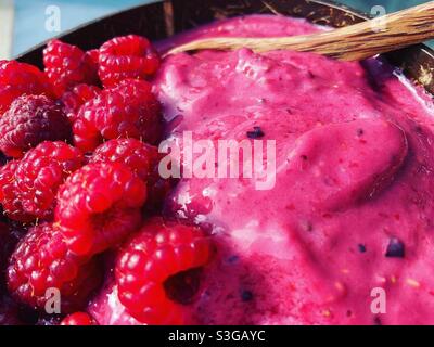 Bol à smoothie aux framboises Banque D'Images