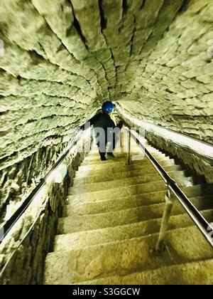 Vols de marches dans la caverne de Speedwell Castleton Banque D'Images