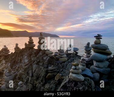 Gatz Rock piles de pierres Port Douglas Cairns coucher de soleil Banque D'Images