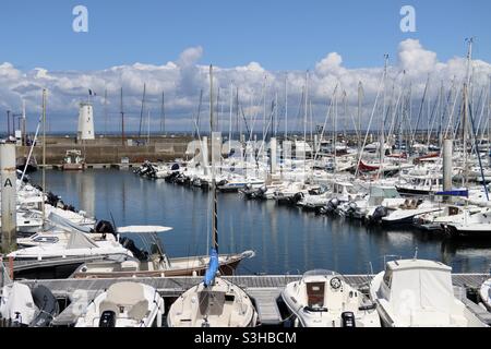 Le beau port de Piriac sur Mer en Loire Atlantique, France, à l'été 2021 Banque D'Images