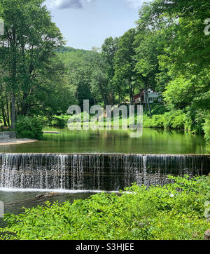 Juin 2021, barrage Green River Timber Crib, Guilford, comté de Windham, Vermont, États-Unis Banque D'Images