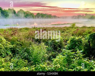 Le lac Frains au lever du soleil Banque D'Images