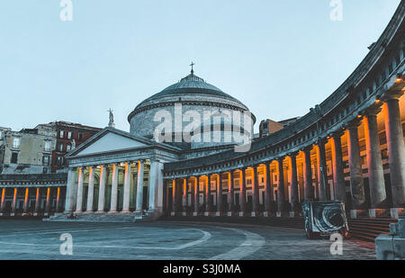 Basilique de la Reale Pontificia San Francesco da Paola Banque D'Images