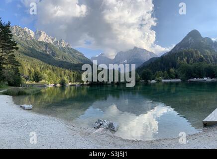 Panorama du lac jasna Slovénie Banque D'Images