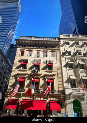 Cartier est un magasin de bijoux haut de gamme sur la cinquième avenue, New York, New York, États-Unis Banque D'Images