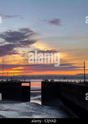 Lydney amarre au lever du soleil Banque D'Images