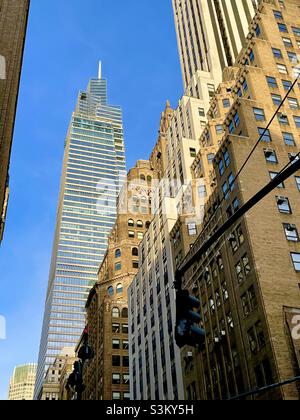 Célèbre gratte-ciel One Vanderbilt, vu de Madison Avenue et 38th St. à New York Banque D'Images