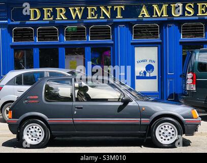 1980s Peugeot 205 GTI - Matlock Bath Derbyshire Royaume-Uni Banque D'Images