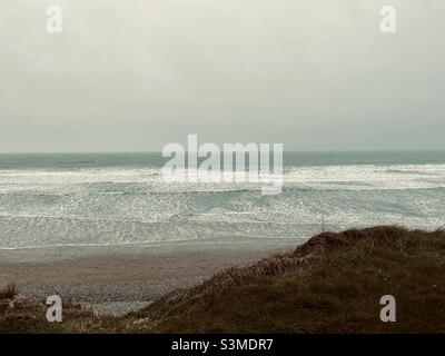 Hiver à la plage de Newgale dans le Pembrokeshire West Wales Royaume-Uni Banque D'Images