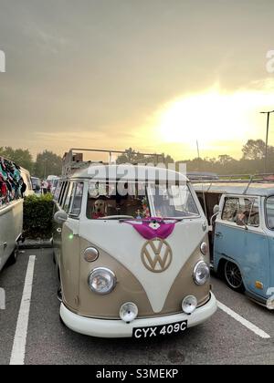 Courez le ring Charity Coppa Feel VW Camper Van Sunrise Banque D'Images