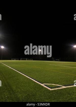 Terrain de football Astro illuminé Banque D'Images