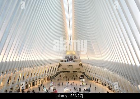 Westfield World Trade Center à New York, à l'intérieur du centre commercial Banque D'Images