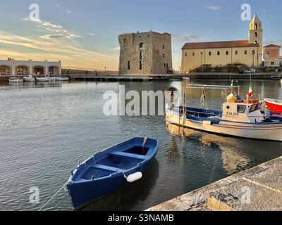 Port d'Acciaroli, Marina di Acciaroli, Pollica Banque D'Images