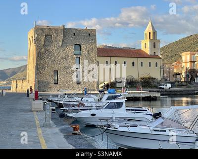 Port d'Acciaroli, Marina di Acciaroli, Pollica Banque D'Images