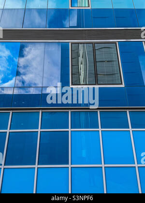 Premier inn, Archway, architecture bleue Banque D'Images