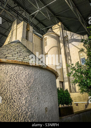 The Hill House à Helensburgh, conçu par Charles Rennie Mackintosh et Margaret Macdonald Mackintosh dans le style de Glasgow. Il a été construit pour l'éditeur de livres de Glasgow Walter Blackie et sa famille. Banque D'Images