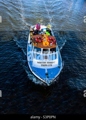 Whitby excursions de pêche sur la rivière esk à Whitby Banque D'Images