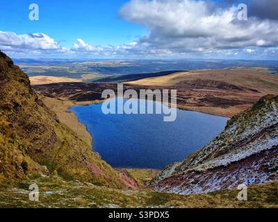 Llyn y Fan Fawr, est des Brecon Beacons, mars. Banque D'Images