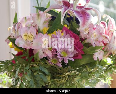 Ce magnifique bouquet floral sent le printemps. Banque D'Images