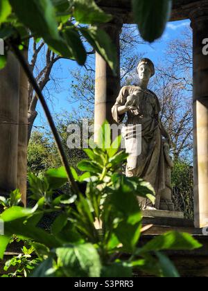 St Bernard's well statue d'Hygieia, Édimbourg Banque D'Images