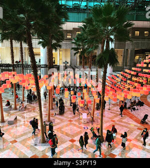 26 décembre 2021, luminaires, installation de lumière de vacances, jardin d'hiver, Brookfield place, Battery Park City, Lower Manhattan, New York, New York, États-Unis Banque D'Images