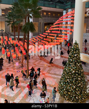 26 décembre 2021, luminaires, installation de lumière de vacances, jardin d'hiver, Brookfield place, Battery Park City, Lower Manhattan, New York, New York, États-Unis Banque D'Images