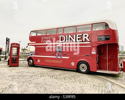 London bus café à Liverpool Albert Dock Banque D'Images