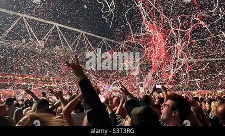 Concert Goers, The Killers, Emirates Stadium, Londres, juin 2022 Banque D'Images