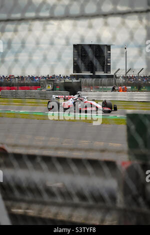 Kevin magnussen lors des qualifications au Grand Prix de Grande-Bretagne à Silverstone 2022 (ligne droite wellington) Banque D'Images