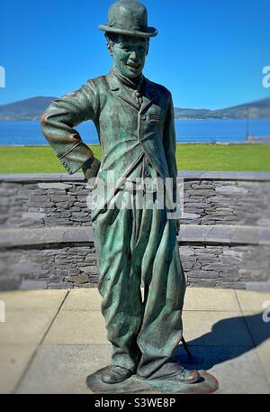 Sculpture en bronze de Charlie Chaplin à Waterville, comté de Kerry, Irlande, par Alan Ryan Hall. Banque D'Images