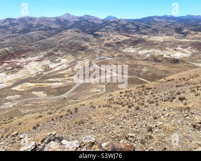 Vue depuis Carroll Rim Trail sur les Painted Hills dans l'Oregon. Banque D'Images