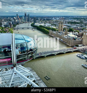 Vue sur le Parlement et la courbe de la Tamise depuis le sommet du London Eye Banque D'Images