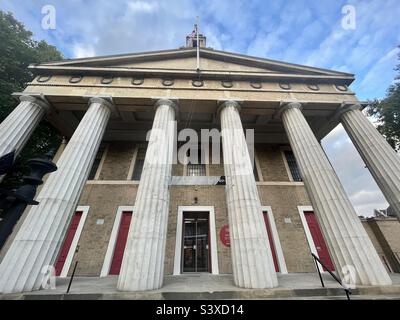 L'église St John's, Waterloo, Londres est une église anglicane grecque de la renaissance dans le sud de Londres, construite en 1822–24 selon les dessins de Francis Octavius Bedford. Banque D'Images