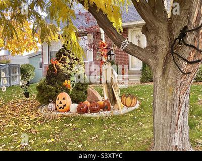 Octobre, automne et Halloween dans une maison à Utah, États-Unis. Des fêtes amusantes, automnales et effrayantes sont rassemblées ici pour un mois de célébration. Banque D'Images