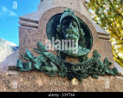 La colonne Memorial du parc Victoria Portsmouth enregistre l'amiral Sir EH Seymour (en photo) et tous les officiers et hommes du HMS Centurion qui ont participé à la troisième guerre de Chine ou aux « émeutes des boxers », 1897-1901 Banque D'Images