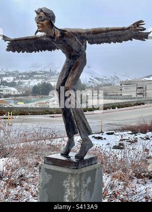 Des statues d’enfants qui font des choses comme des enfants, remplies de curiosité et d’innocence, entourent l’hôpital primaire pour enfants de Salt Lake City, Utah, États-Unis. Banque D'Images