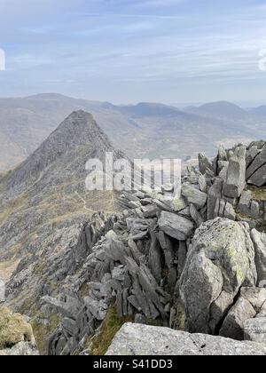 Brianly Ridge et Tryfan en arrière-plan sur un matin d'automne propre Banque D'Images