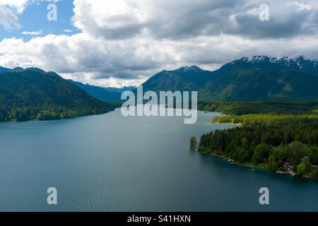 Lac Cushman en juin Banque D'Images