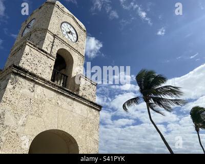Clock Tower et Palm WPB Florida Banque D'Images