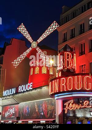 Moulin Rouge à Paris France. Banque D'Images