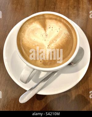 Café blanc plat Banque D'Images