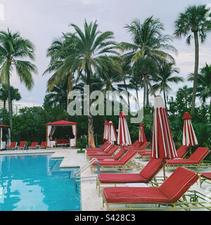 Octobre 2022, Dusk at the pool, Faena Hotel, Miami Beach, Floride, États-Unis Banque D'Images
