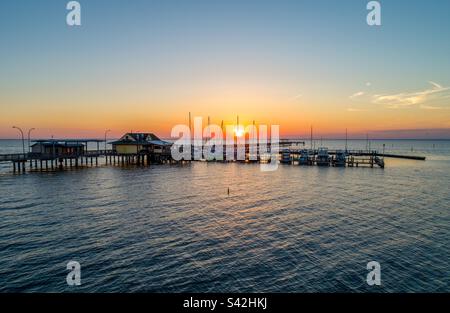 Coucher de soleil sur la jetée de Fairhope, Alabama Banque D'Images