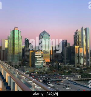Novembre 2022, coucher de soleil depuis le bateau de croisière Royal Princess à B Street Pier and Cruise Ship terminal, San Diego, Californie, États-Unis Banque D'Images