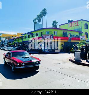 Novembre 2022, une intersection à Ensenada, Basse Californie, Mexique Banque D'Images