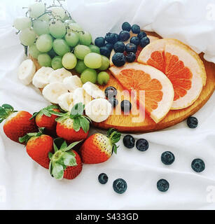 Fraises, oranges, bleuets, mangue Banque D'Images