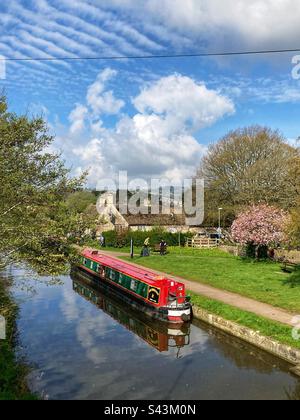 Bathampton, Bath, Royaume-Uni. 23 avril 2023. Un bateau sur le canal de Kennet et Avon à Bathampton. Crédit : Katie Collins/Stockimo Banque D'Images