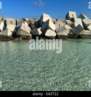 Brise-lames, Playa Gaviota Azul, Hotel zone, Cancun, Quintana Roo, Péninsule du Yucatan, Mexique Banque D'Images